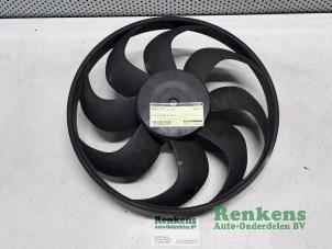 Used Fan motor Renault Clio IV (5R) 1.2 16V Price € 40,00 Margin scheme offered by Renkens Auto-Onderdelen B.V.