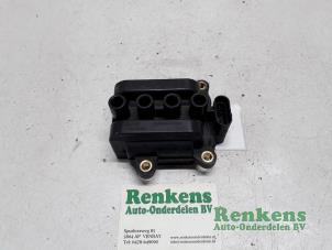 Used Ignition coil Renault Clio IV (5R) 1.2 16V Price € 25,00 Margin scheme offered by Renkens Auto-Onderdelen B.V.