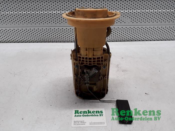 Begagnade Bensinpump Seat Toledo (5P2) 1.9 TDI Pris € 40,00 Marginaltabell erbjuds av Renkens Auto-Onderdelen B.V.