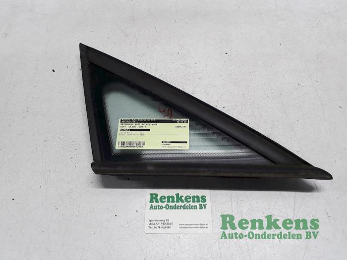 Usados Ventanilla triangular derecha delante Seat Toledo (5P2) 1.9 TDI Precio € 25,00 Norma de margen ofrecido por Renkens Auto-Onderdelen B.V.