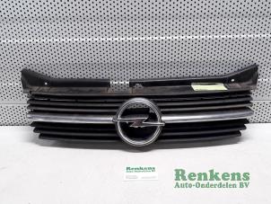 Used Grille Opel Omega B (25/26/27) 2.0i 16V Price € 20,00 Margin scheme offered by Renkens Auto-Onderdelen B.V.