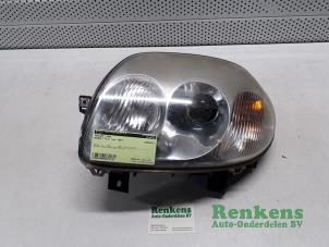 Used Headlight, left Renault Clio II (BB/CB) 1.4 Price € 25,00 Margin scheme offered by Renkens Auto-Onderdelen B.V.