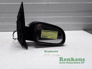 Used Wing mirror, right Volkswagen Fox (5Z) 1.4 TDI Price € 30,00 Margin scheme offered by Renkens Auto-Onderdelen B.V.