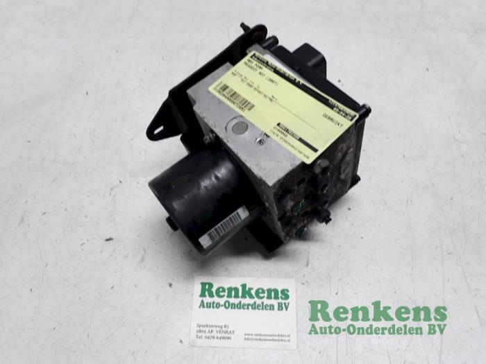 Begagnade ABS-pump Peugeot 407 SW (6E) 2.0 HDiF 16V Pris € 60,00 Marginaltabell erbjuds av Renkens Auto-Onderdelen B.V.
