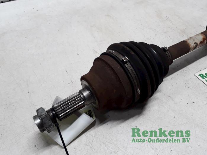 Front drive shaft, left from a Peugeot 205 II (20A/C) 1.1 XE,GE,XL,GL,XR,GR 1995