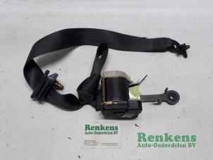 Used Front seatbelt, left Renault Clio II Societe (SB) 1.5 dCi 65 Price € 25,00 Margin scheme offered by Renkens Auto-Onderdelen B.V.