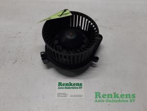 Used Heating and ventilation fan motor Audi A4 (B7) 2.5 TDI V6 24V Price € 30,00 Margin scheme offered by Renkens Auto-Onderdelen B.V.