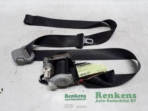 Usagé Ceinture de sécurité avant gauche Mitsubishi Colt (CJ) 1.3 GL,GLX 12V Prix € 35,00 Règlement à la marge proposé par Renkens Auto-Onderdelen B.V.