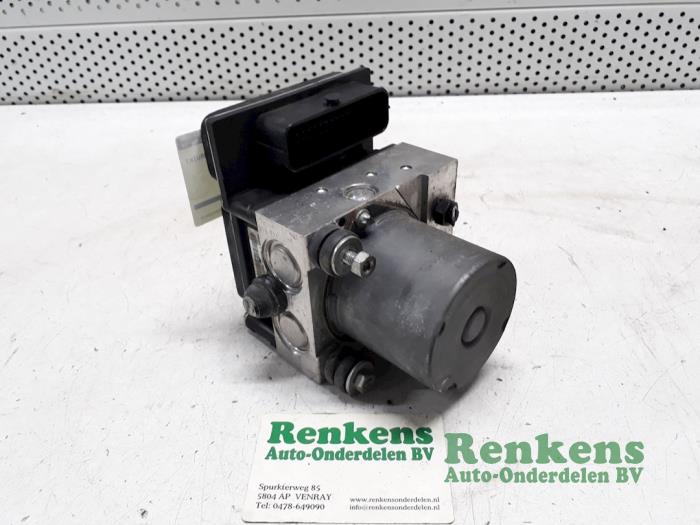 Begagnade ABS-pump Audi A4 (B7) 2.5 TDI V6 24V Pris € 25,00 Marginaltabell erbjuds av Renkens Auto-Onderdelen B.V.