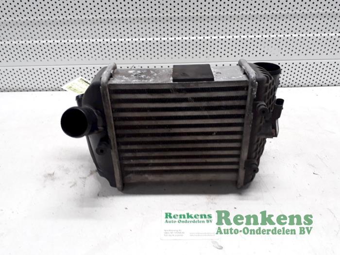 Usados Intercooler Audi A4 (B7) 2.5 TDI V6 24V Precio € 40,00 Norma de margen ofrecido por Renkens Auto-Onderdelen B.V.