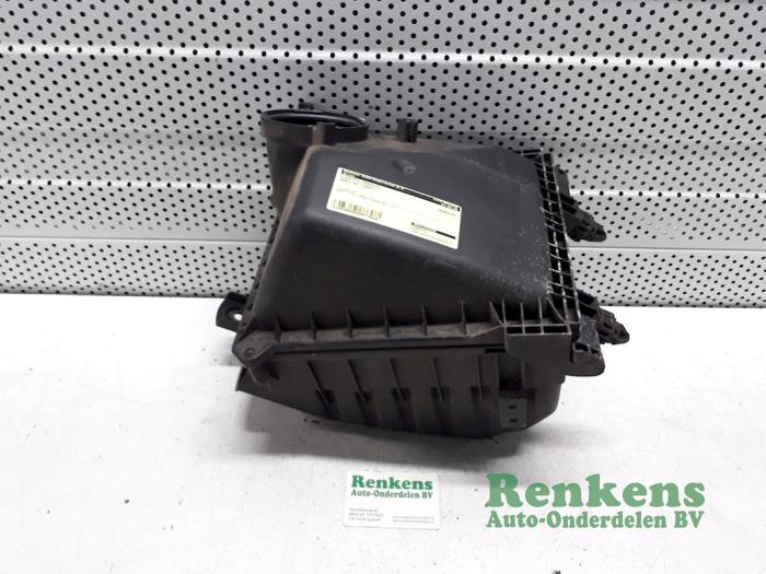 Begagnade Luftfilterhus Audi A4 (B7) 2.5 TDI V6 24V Pris € 40,00 Marginaltabell erbjuds av Renkens Auto-Onderdelen B.V.