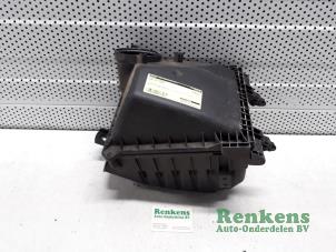 Used Air box Audi A4 (B7) 2.5 TDI V6 24V Price € 40,00 Margin scheme offered by Renkens Auto-Onderdelen B.V.