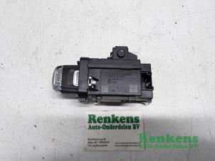 Used Ignition lock + key Audi A4 (B8) 1.8 TFSI 16V Price € 40,00 Margin scheme offered by Renkens Auto-Onderdelen B.V.