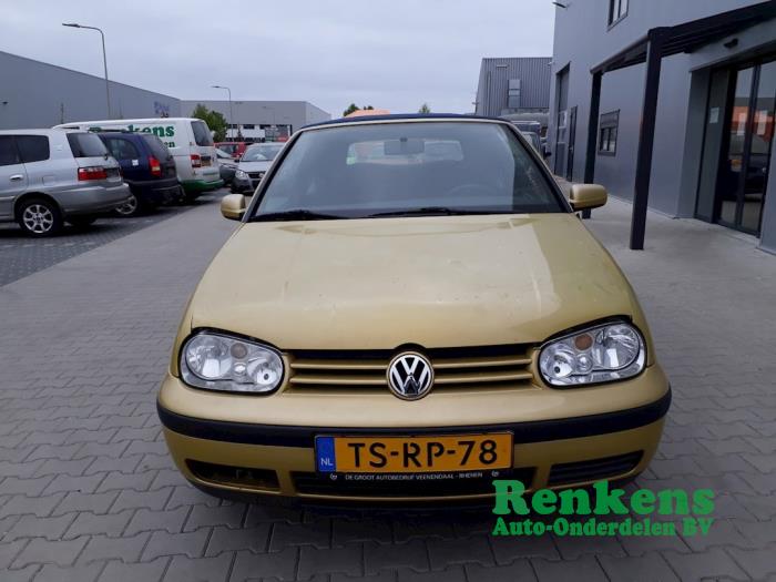 Używane Reflektor lewy Volkswagen Golf III Cabrio Restyling (1E7) 1.8 Cena € 30,00 Procedura marży oferowane przez Renkens Auto-Onderdelen B.V.