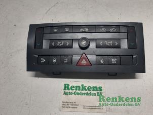 Used Heater control panel Peugeot 407 (6C/J) 3.0 V6 24V VVT Price € 50,00 Margin scheme offered by Renkens Auto-Onderdelen B.V.