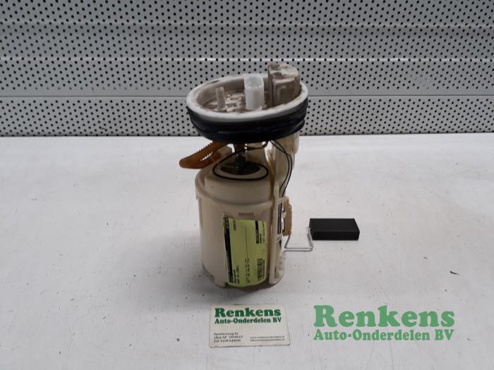 Usagé Pompe essence Audi A3 (8L1) 1.6 Prix € 35,00 Règlement à la marge proposé par Renkens Auto-Onderdelen B.V.