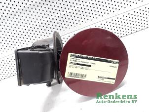 Used Tank cap cover Citroen C4 Picasso (UD/UE/UF) 2.0 HDiF 16V 135 Price € 25,00 Margin scheme offered by Renkens Auto-Onderdelen B.V.