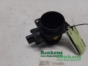 Used Airflow meter Volkswagen Golf IV (1J1) 2.0 Price € 25,00 Margin scheme offered by Renkens Auto-Onderdelen B.V.