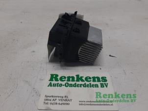 Usados Resistencia de calefactor Renault Scénic III (JZ) 1.5 dCi 110 Precio € 25,00 Norma de margen ofrecido por Renkens Auto-Onderdelen B.V.