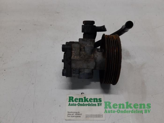Usagé Pompe de direction Hyundai Getz 1.5 CRDi 12V Prix € 40,00 Règlement à la marge proposé par Renkens Auto-Onderdelen B.V.