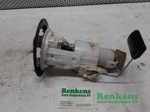 Usados Bomba eléctrica de combustible Hyundai Getz 1.5 CRDi 12V Precio € 35,00 Norma de margen ofrecido por Renkens Auto-Onderdelen B.V.
