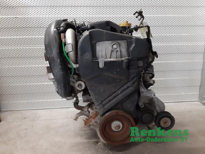 Motor from a Renault Clio III (BR/CR) 1.5 dCi FAP 2011