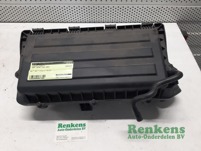 Gebrauchte Luftfiltergehäuse Seat Ibiza IV (6J5) 1.4 16V Preis € 35,00 Margenregelung angeboten von Renkens Auto-Onderdelen B.V.
