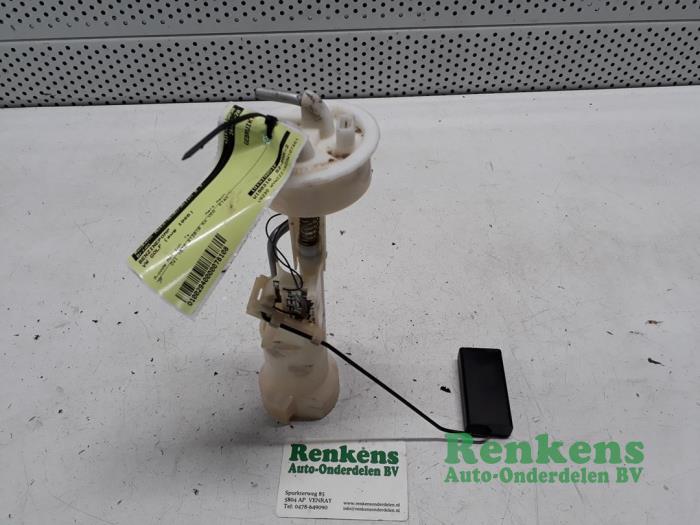 Begagnade Bensinpump Volkswagen Golf II (19E) 1.6 CD,CLD,GLD Pris € 35,00 Marginaltabell erbjuds av Renkens Auto-Onderdelen B.V.