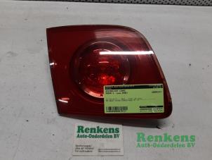 Usagé Feu arrière secondaire gauche Mazda 3 (BK12) 1.6 CiTD 16V Prix € 20,00 Règlement à la marge proposé par Renkens Auto-Onderdelen B.V.