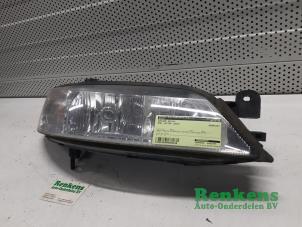 Used Headlight, right Opel Vectra B (36) 2.0 DTi 16V Price € 35,00 Margin scheme offered by Renkens Auto-Onderdelen B.V.