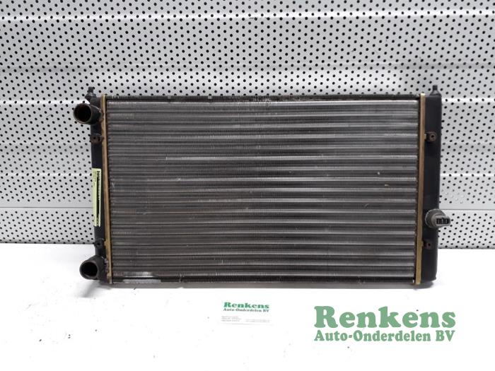 Used Radiator Volkswagen Golf III Cabrio (1E) 1.6 Price € 48,40 Inclusive VAT offered by Renkens Auto-Onderdelen B.V.