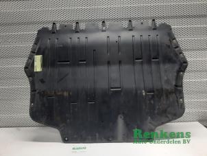 Used Engine protection panel Volkswagen Golf Plus (5M1/1KP) 1.9 TDI 105 Price € 40,00 Margin scheme offered by Renkens Auto-Onderdelen B.V.