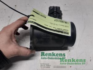 Używane Czujnik masy powietrza Nissan Almera Tino (V10M) 1.8 16V Cena € 30,00 Procedura marży oferowane przez Renkens Auto-Onderdelen B.V.