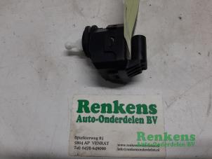 Used Headlight motor Volkswagen Up! (121) 1.0 12V 75 Price € 10,00 Margin scheme offered by Renkens Auto-Onderdelen B.V.