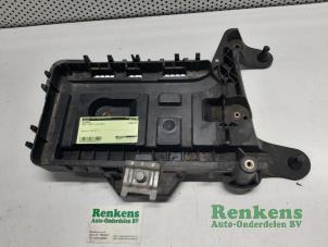 Used Battery box Seat Leon (1P1) 1.8 TSI 16V Price € 30,00 Margin scheme offered by Renkens Auto-Onderdelen B.V.
