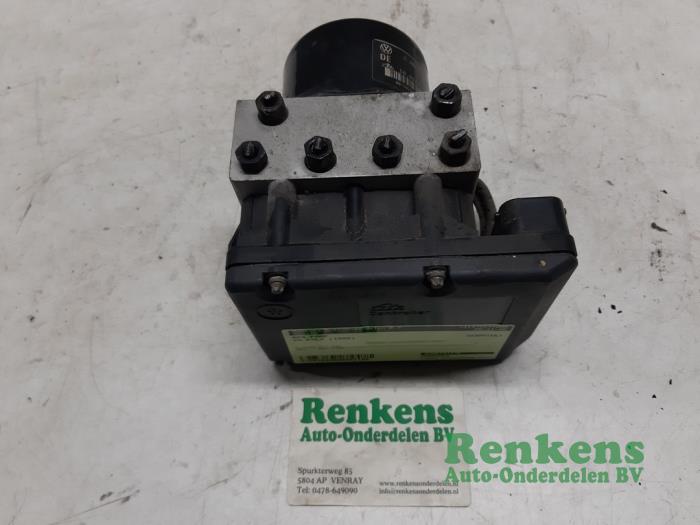 Usagé Bloc ABS Volkswagen Polo III (6N1) 1.4i 60 Prix € 50,00 Règlement à la marge proposé par Renkens Auto-Onderdelen B.V.