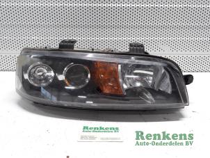 Used Headlight, right Fiat Punto II (188) 1.2 60 S Price € 25,00 Margin scheme offered by Renkens Auto-Onderdelen B.V.