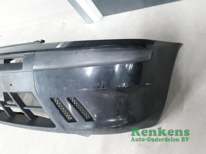 Front bumper from a Fiat Punto II (188) 1.2 60 S 2000