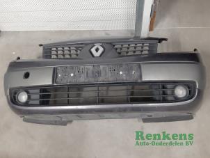 Used Front bumper Renault Scénic II (JM) 1.9 dCi 120 Price on request offered by Renkens Auto-Onderdelen B.V.