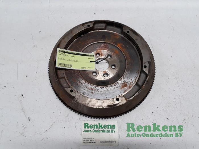 Flywheel from a Opel Astra H (L48) 1.6 16V Twinport 2004