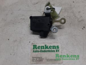 Used Tank flap lock motor Peugeot 107 1.0 12V Price € 15,00 Margin scheme offered by Renkens Auto-Onderdelen B.V.