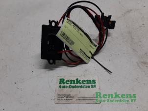Used Heater resistor Renault Clio III (BR/CR) 1.5 dCi FAP Price € 15,00 Margin scheme offered by Renkens Auto-Onderdelen B.V.