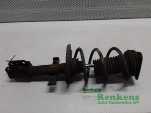 Used Front shock absorber rod, right Renault Clio III (BR/CR) 1.5 dCi FAP Price € 40,00 Margin scheme offered by Renkens Auto-Onderdelen B.V.