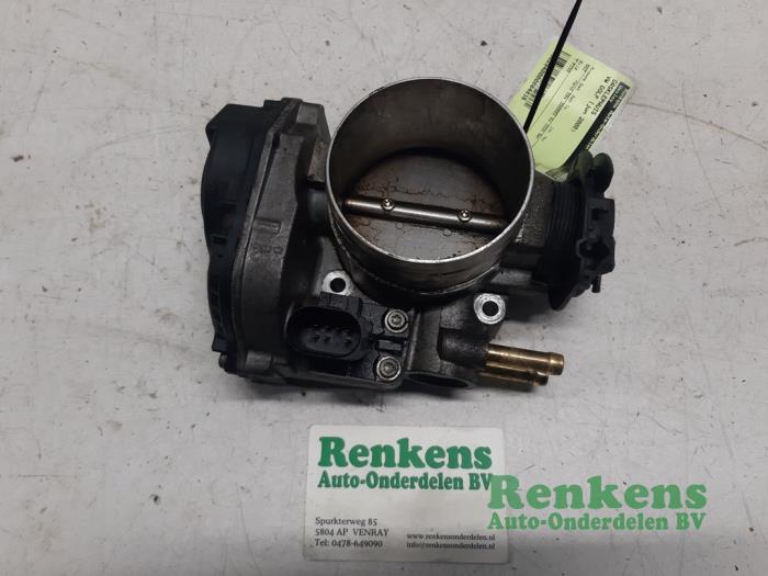 Usagé Boitier papillon Volkswagen Golf IV (1J1) 2.3 V5 GTI Prix € 30,00 Règlement à la marge proposé par Renkens Auto-Onderdelen B.V.