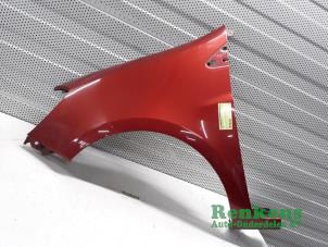 Used Front wing, left Renault Clio III (BR/CR) 1.5 dCi 70 Price on request offered by Renkens Auto-Onderdelen B.V.