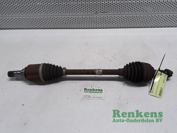 Front drive shaft, left from a Renault Clio III (BR/CR) 1.5 dCi FAP 2012