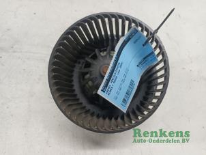 Usados Motor de ventilador de calefactor Renault Modus/Grand Modus (JP) 1.5 dCi 85 Precio € 40,00 Norma de margen ofrecido por Renkens Auto-Onderdelen B.V.