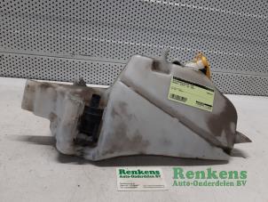 Used Front windscreen washer reservoir Renault Scénic I (JA) 2.0 16V IDE Price € 25,00 Margin scheme offered by Renkens Auto-Onderdelen B.V.
