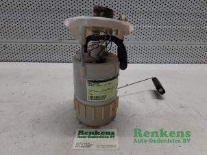 Used Petrol pump Renault Scénic I (JA) 2.0 16V IDE Price € 35,00 Margin scheme offered by Renkens Auto-Onderdelen B.V.