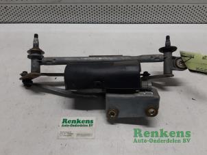 Used Wiper motor + mechanism Renault Scénic I (JA) 1.6 16V Price € 35,00 Margin scheme offered by Renkens Auto-Onderdelen B.V.